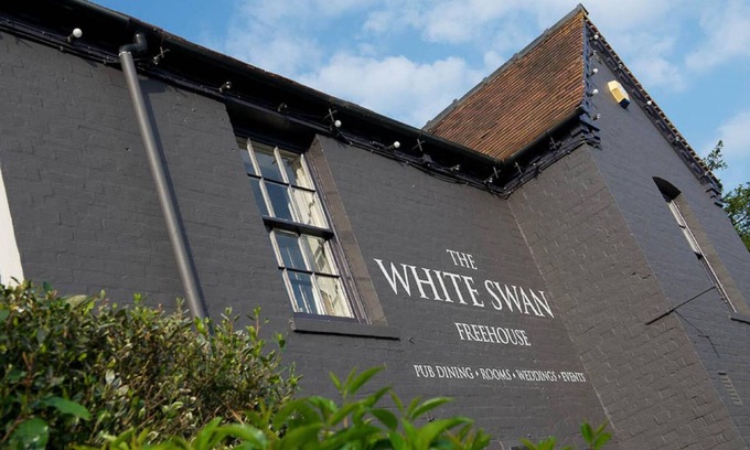 Arundel Hotel | The White Swan