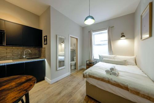 Bradley Stoke Apartment | The Willow - Studio 13