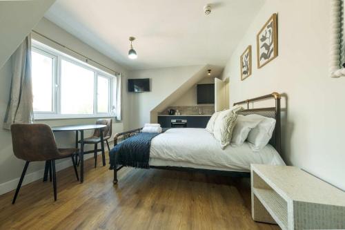 Bradley Stoke Apartment | The Willow - Studio 17