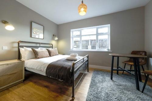 Bradley Stoke Apartment | The Willow - Studio A