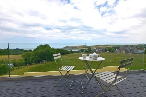 Newport House | The Willows