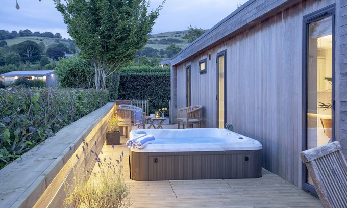 Cheddar Cabin | The Willows, Strawberryfield Park - a lodge that sleeps 4 guests in 2 bedrooms