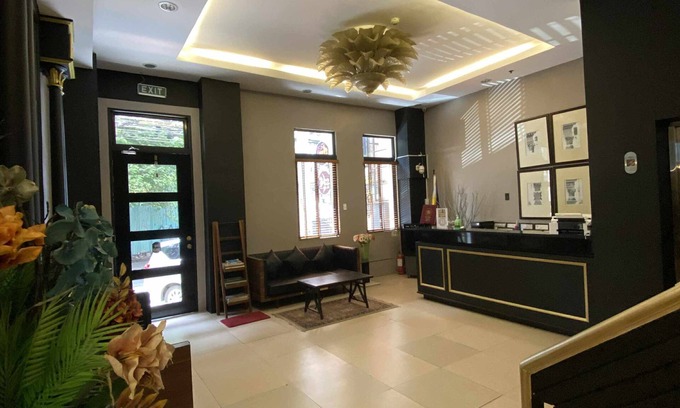 Ermita Night District Bed & Breakfast | The Windy Ridge Hotel Manila