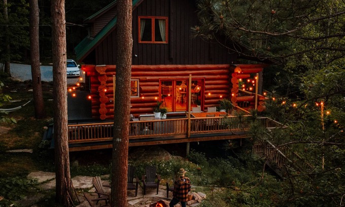 Severn Cabin | The Wood House- Scandinavian log cabin in Muskoka