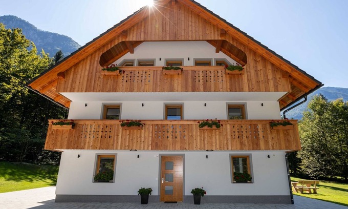 Ukanc Apartment | The Woodland Nook Apartments Bohinj - Standard Two Bedroom Apartment with Balcony (owner D)