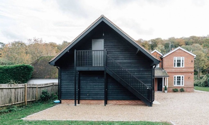 Henley House | The Woodpecker - 1 Bedroom Annexe
