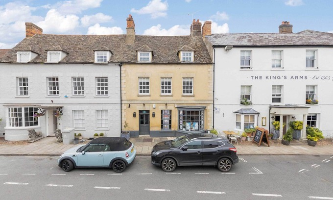 Woodstock Apartment | The Woodstock Nest - Market Street