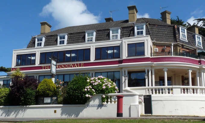 Cowes House | The Woodvale