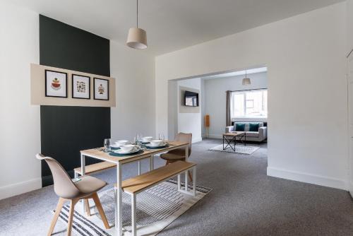 Blyth House | The Work & Rest House Barnard 3br