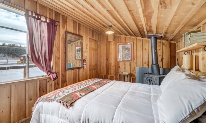 Lake George Cabin | The Wrangler Cabin - Dogs allowed