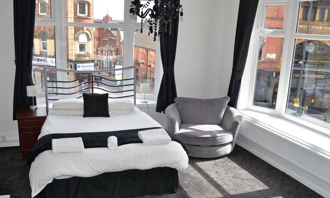 Leeds City Center House | The Wrens