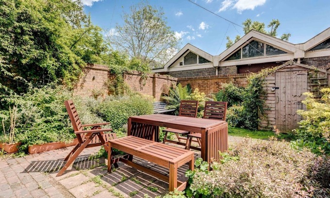 Hastings Apartment | The Writers Retreat