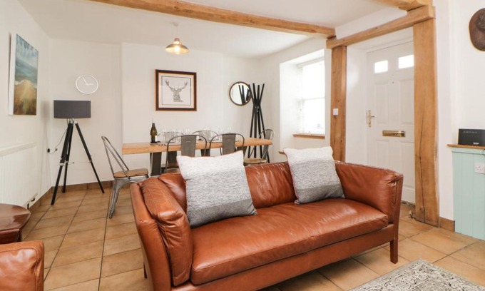Dawlish House | The Yellow House, 13 King Street