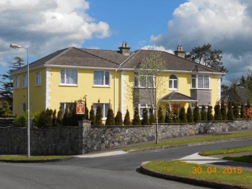 Navan Bed & Breakfast | The Yellow House B&B