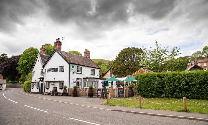 Church Stretton Bed & Breakfast | The Yew Tree Inn