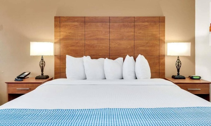 Florida Center Hotel | Theme Park Lover's Dream! Outdoor Pool + Free Parking | Near Orlando Theme Park