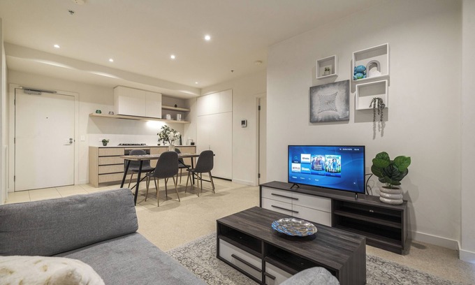 Caulfield North Apartment | This apartment is a 2 bedroom(s), 2 bathrooms, located in Caulfield North, VIC.