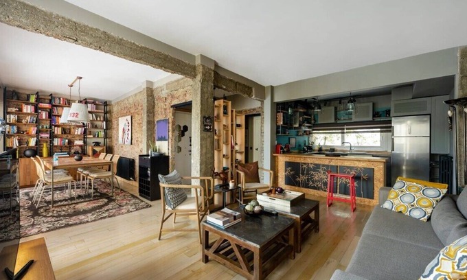 Bebek Apartment | This apartment is a 2 bedroom(s), 1.5 bathrooms, located in Beşiktaş, İstanbul.