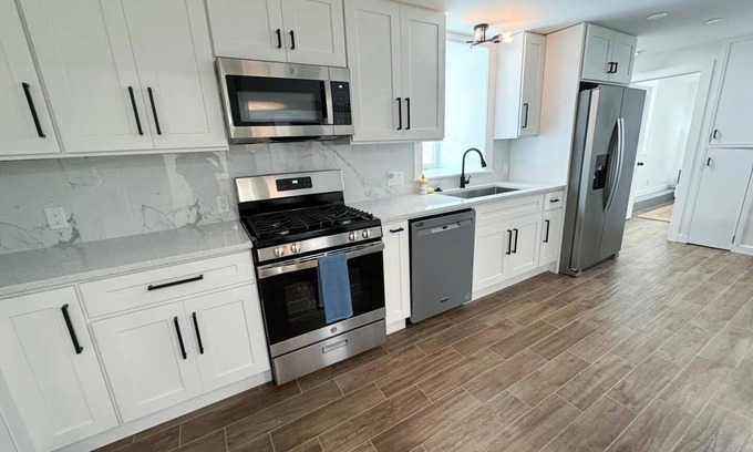 Brighton Apartment | This apartment is a 3 bedroom(s), 1 bathrooms, located in Brighton, MA.