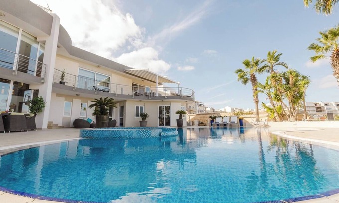 Mellieħa Heights Apartment | This apartment is a 3 bedroom(s), 1.5 bathrooms, located in Il-Mellieħa, null.