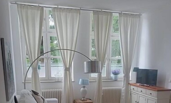 Hamburg-Barmbek Apartment | This furnished 1-room-apartment is located in our apartment house at Kunaustraße on the ground floor and is quietly located to the back.