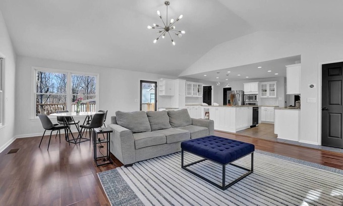 Chamblee House | This house is a 3 bedroom(s), 2 bathrooms, located in Chamblee, GA.