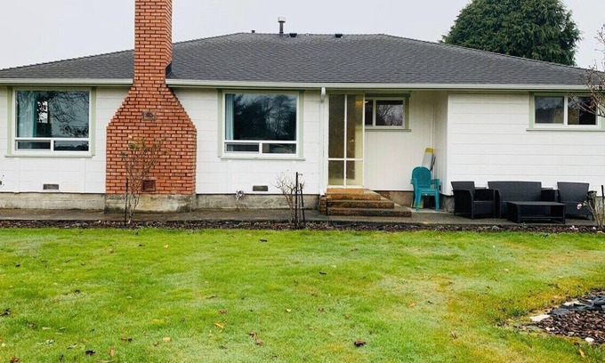 McKinleyville House | This house is a 3 bedroom(s), 2 bathrooms, located in McKinleyville, CA.