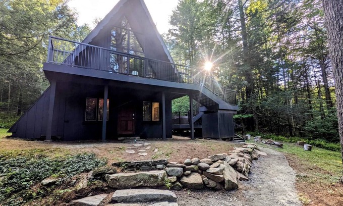 Jamaica House | This house is a 4 bedroom(s), 2.5 bathrooms, located in Jamaica, VT.