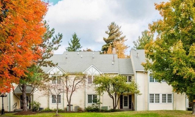 Chautauqua Condo | This newly built, modern, 2 bedroom, 1 bathroom rental condo is located on the south end of Chautauqua Institution