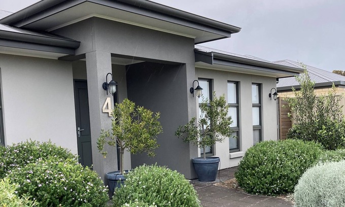 Waterhouse House | This property is a must for all your family holidays. Free WIFI