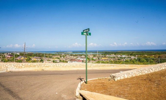 Falmouth House | This space is centrally located 5 mins from the beach