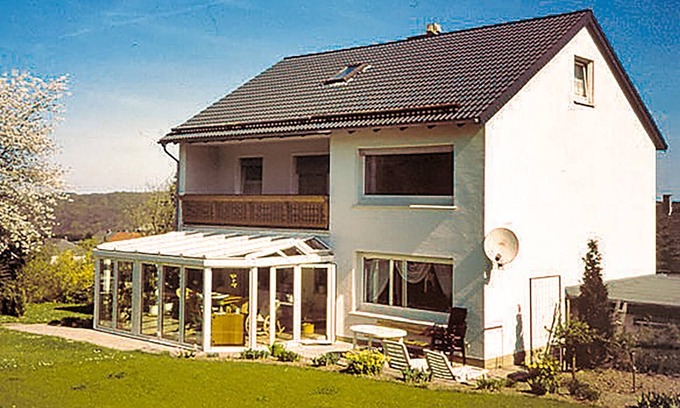 Scharfenberg Apartment | This spacious and solidly furnished apartment is located on the 1st floor in a quiet local area.