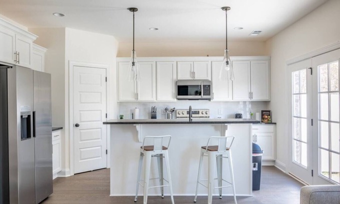 Lakewood House | This townhouse is a 3 bedroom(s), 2.5 bathrooms, located in Nashville, TN.