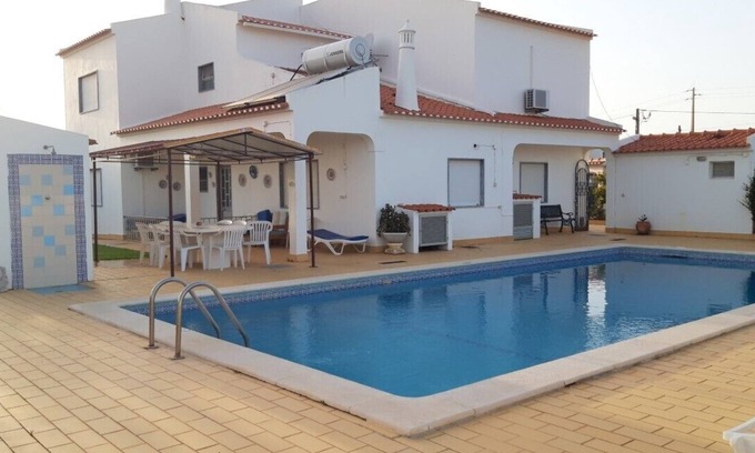 Vale de Parra Villa | This Villa is 5 min. from Galé beach,free WIFI and A/C. Private POOL