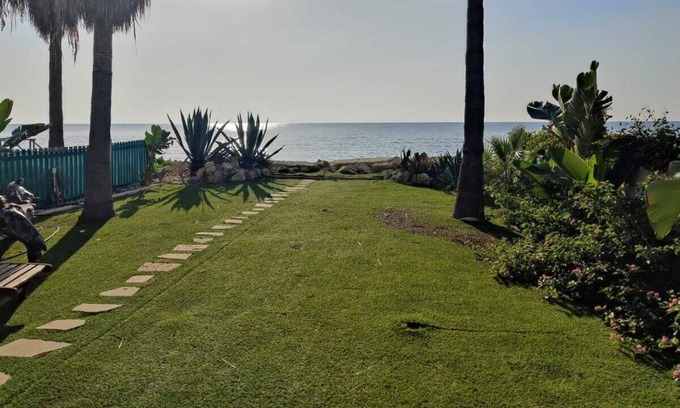 Meneou Villa | This villa is a 3 bedroom(s), 3 bathrooms, located in Larnaca, Larnaca.