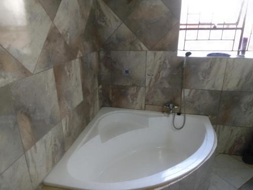 Tembisa House | Thiwani Guest House