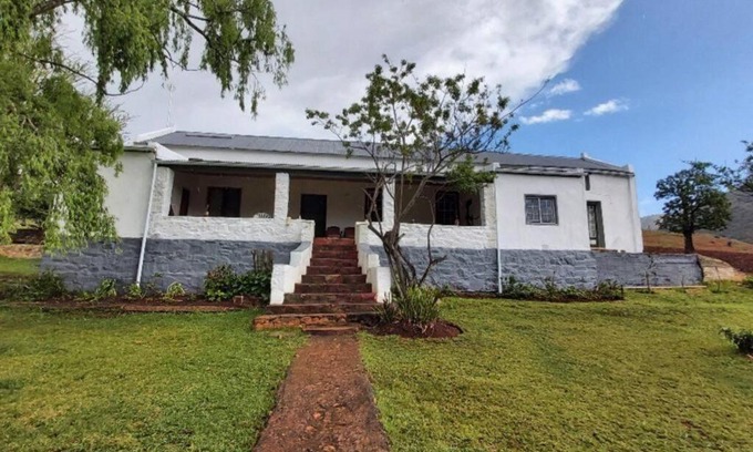 Uniondale House | Thomas Bains Cottage, rustic farmhouse views in Die Vlug