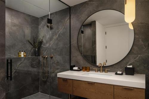 Montrose Hotel | Thompson Houston, by Hyatt
