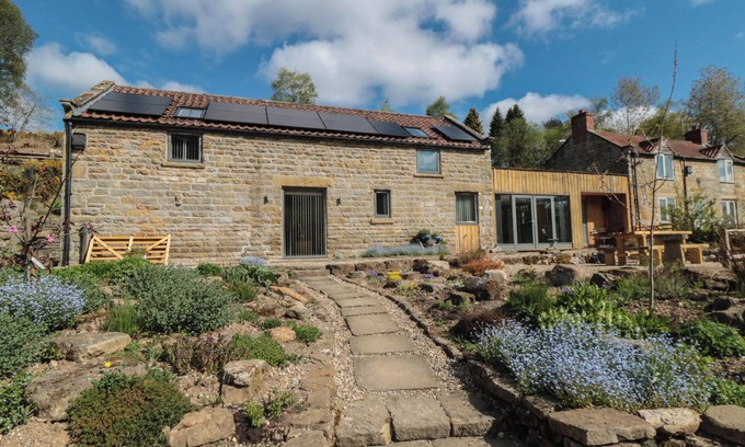 Scarborough Cottage | THOMPSON RIGG HOUSE, family friendly in Thornton-Le-Dale
