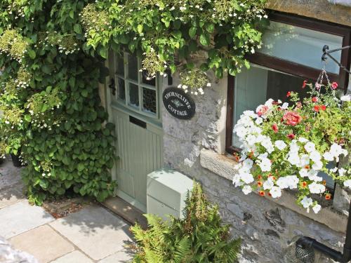 Tideswell House | Thorncliffe Cottage