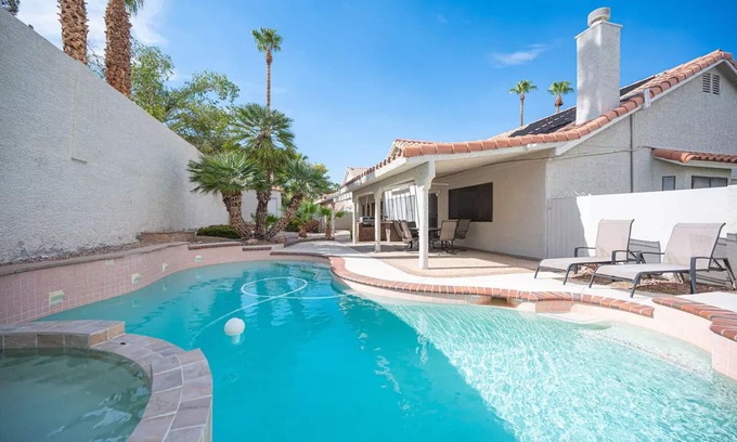 Green Valley North House | Thornhill · 35% Off Fall Special - Delightful 4 Bedroom/pool