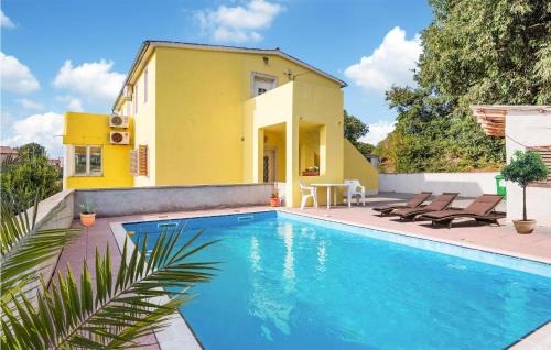 Loborika Apartment | Three-Bedroom Apartment In Marcana