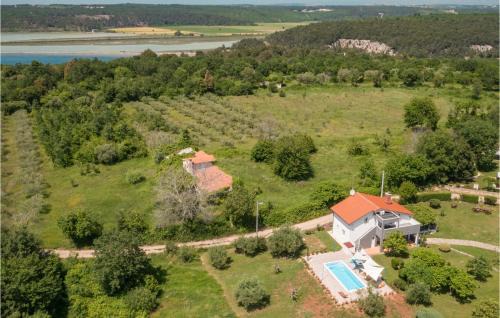 Tar Apartment | Three-Bedroom Apartment In Porec