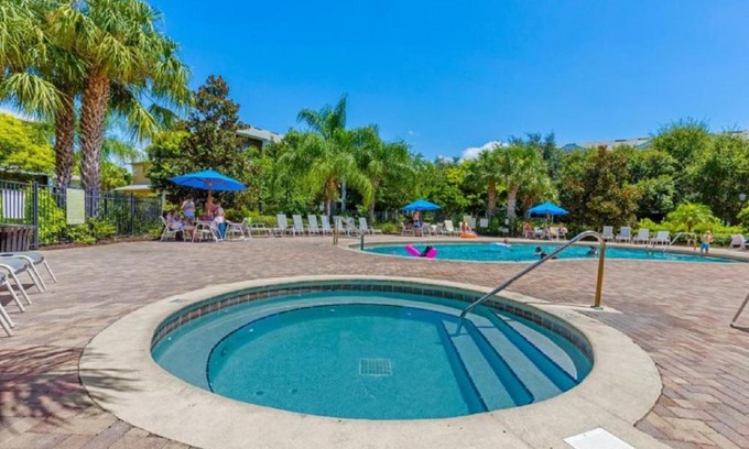 Davenport Apartment | Three-Bedroom Apartment Davenport