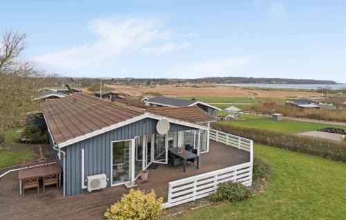 Vikær Strand House | Three-Bedroom Holiday Home In Haderslev