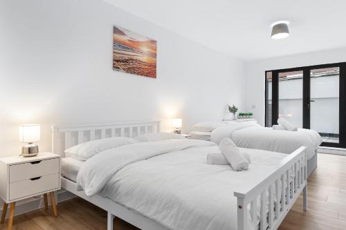 Tooting Apartment | Three Bedroom In Heart Of Central London MR4