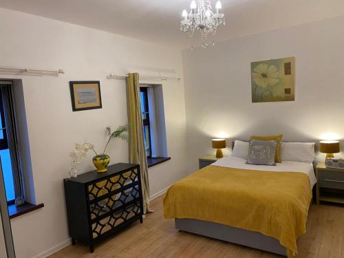 Londonderry House | Three Double Bed Townhouse