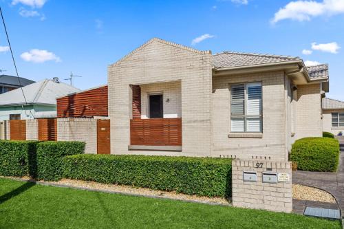 Lake Illawarra House | Three Jewels of the Sea