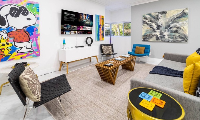 North Miami Villa | Three King Suites Private Get Away