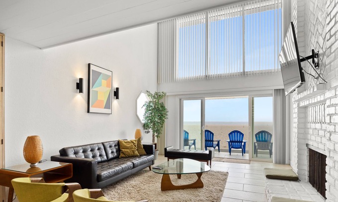 Hollywood Beach House | Three-level beachfront retreat with private rooftop deck, hot tub, & wet bar